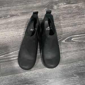 Dansko Frankie black ankle boot clogs.